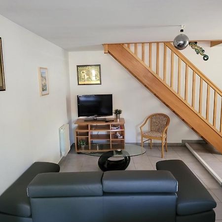 Appartement Meuble Duplex T3. Baume-les-Dames Esterno foto